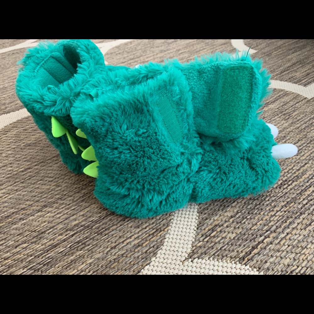 Adorable like new warm monster slippers